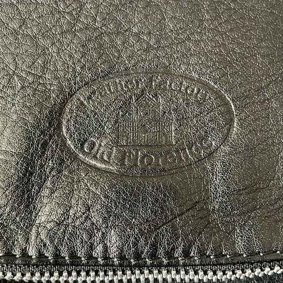 Old Florence Leather Factory black crossbody purse. - Picture 5 of 10